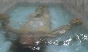 Bandar sissy bathtub underwater crazy flexible poses