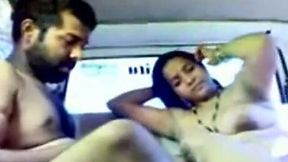 Lustful Indian harlot gives steamy blowjob to a horny guy in car