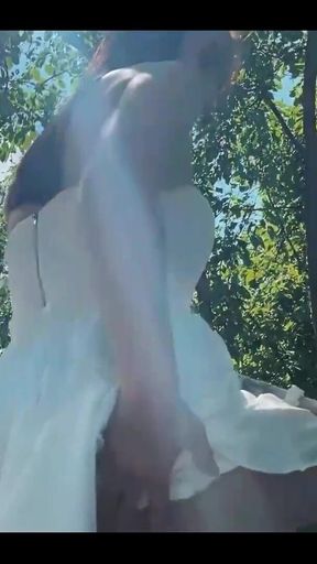 I Like to Walk Along the Street Like a Princess