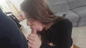 hier pour sa fete je lui taille une bonne grosse pipe dans ma nouvelle tenu