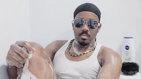 I wash my body in the bath (3) [2025]