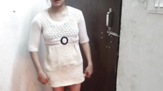 Sex dur – sesiune de sex anal dur pentru o curvă indiană cu țâțe mici și sfârcuri mari