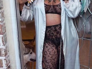 Vacuum Sales Rep Got Sucked Into A Different Deal When Slutty Customer Suggests The Demonstration Of Her Mouth Suction Whilst This chab Spouse Is In The Shower