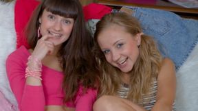 Bonnie and Alice fucking dildo