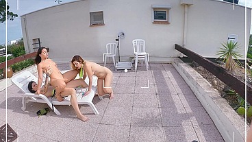 SaraDiamante prende il sole con le sue amiche ma un pervertito ci filma di nascosto