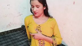 Naukrani ko pure kapde utar kar malik ne choda