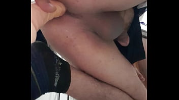 Anal de perrito en ba&ntilde_o