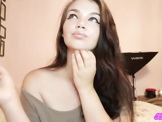 XO Bunny Thick teen lalin girl mistresse with blue eyes sensually slow smokin' in your face teasing u whilst sitting in in her bedroom