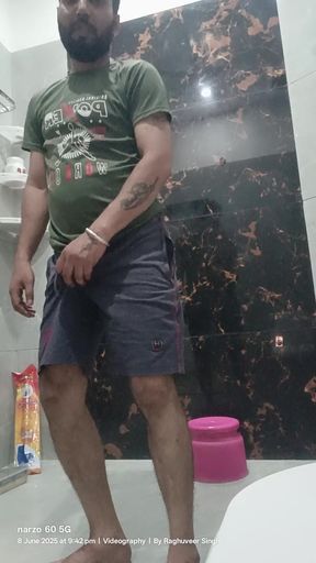 Aisan daddy sucking penis