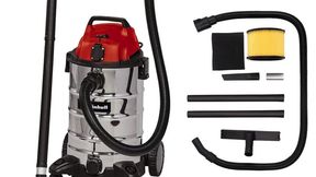 Guesthouse's maid vacuum cleaner tryout (AUDIO)