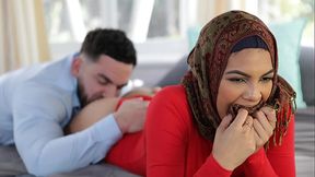 Boyfriend Teaches His Hijab Friend Everything She&rsquo_ll Need to Know and More. - Hijablust