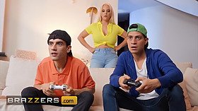 (jordi) catches (Blondie Fesser) in the shower taking naughty selfies joins her for a horny pound - brazzers
