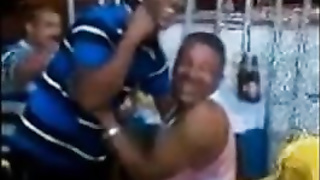 Andre pegou gay velho no boteco 3