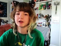 Hot amateur webcam teen masturbates for their fans
