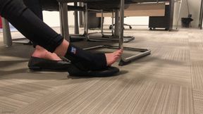 SPRAINED ANKLE FOOT PAIN AT WORK - MP4 HD