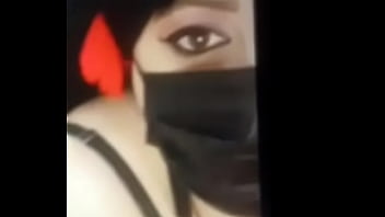 يا شرموطه لو ده شغل قولي للناس انك مرات العرص نمر وهو بيعرص عليكي انا لسه شاري عشرين فيديو جداد ليكي