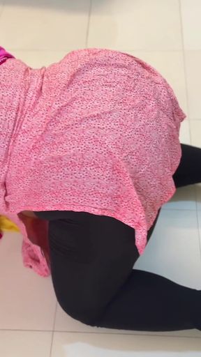Big Pussy BBW Big Ass & Huge Boobs Hot Egypt Stepmom Washing Dress & Gets Horny!