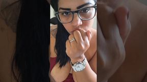 professorinha safada: cuspe, peito e gozo na cara do aluno