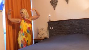 Amateur Blonde Mature Wife Enjoys Dancing and Sex