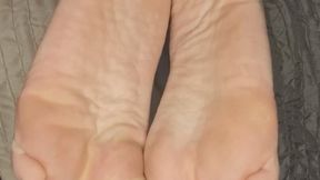 Foot scrunching
