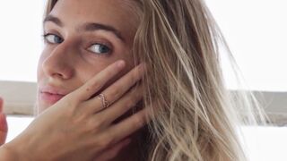 Teen feels herself free and independent