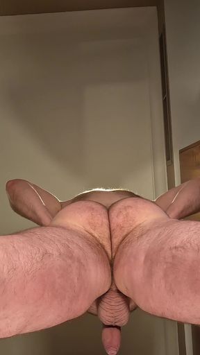 Naked Arsehole Squats for the Camera