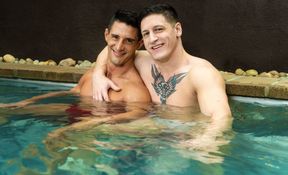 Bareback love with dudes who taste dicks