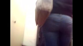 Culona caminando