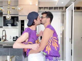 MARCOS GOIANO - NERD GETTING A RAMROD FROM A CARNIVAL REVELER - HOMOSEXUAL SEX OUT OF A CUM DRUM - MARCOS GOIANO AND KALLEL