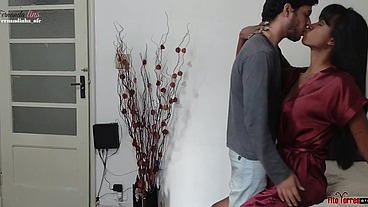 Trans com 21cm de pau comendo cuzinho de novinho