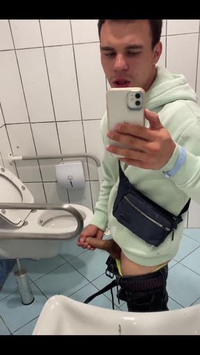 I Can't Miss the Opportunity to Masturbate in Toilet