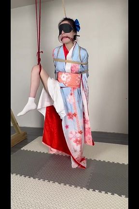 The Climax Version of Wearing a Kimono on a Sunny Day