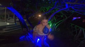 B2p blue balloo un BEACH