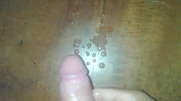 meu pau gozando muita porra