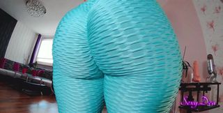 Perfect Big Ass Camgirl Playing with Dildo