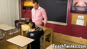 Handsome teacher Tucker McKline ass fucks twink Hunter Starr