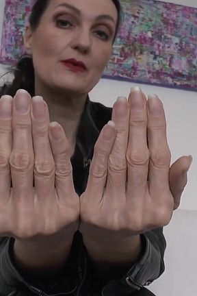 Leather Mistress Shows Her Beautiful Hands Lady Victoria Valente