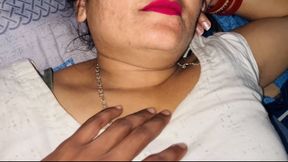 pink lipstick wali bhabhi ka chut chaat liya