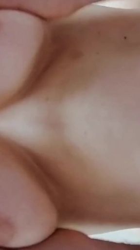Big-breasted tits of BBW that slaping   Clip 1
