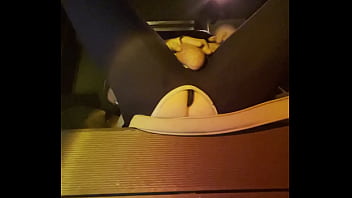 First time trying to pee with a butt plug, helped by a friend