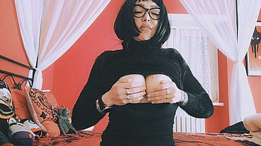 Chantal and her huge air in her belly