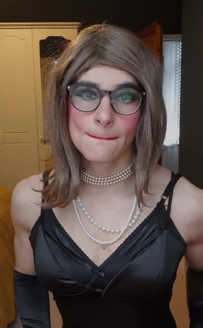 Feeling Glam - i love this satin black dress