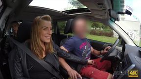 Guy penetrates sexy girl in his car while cuckold