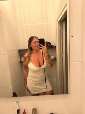 Mostr3ss Ana will sit on your face and jerk your cock