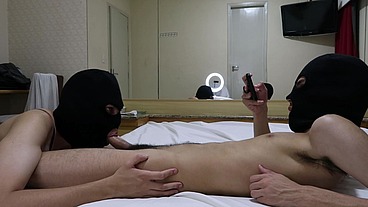 afeminado chupando macho dotado / femboy / fetish