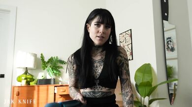 Sneaky sex with my sister's hot tatted BFF - Awlivv