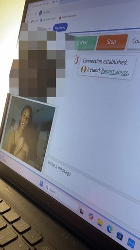 Amateur onlyfan shows off her tits