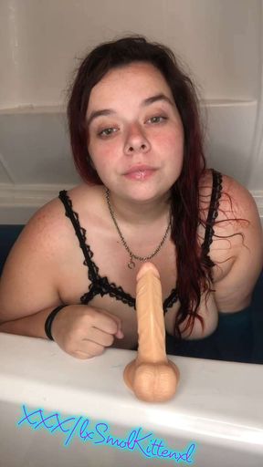 Masturbation and Bj in the bathtub