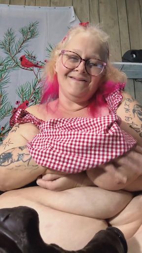 Goldilocks Was in the Forest Needing Her Cock Porage