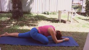 Italian milf does yoga in the garden avi